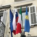 5. Vlajky Evropské unie Slovinska, Itálie a města Koper na budově italské komunity v Koperu